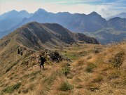 56 Dopo l'attenta discesa della cresta sud-est del Valegino scenderemo nel vallone 